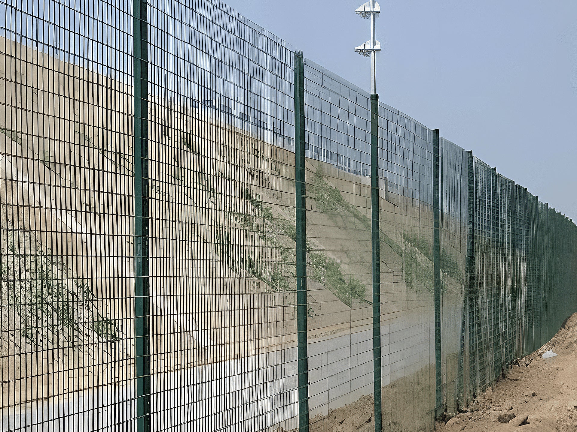 1.8x30m PVC Coated Wire Netting Fence - Image 5