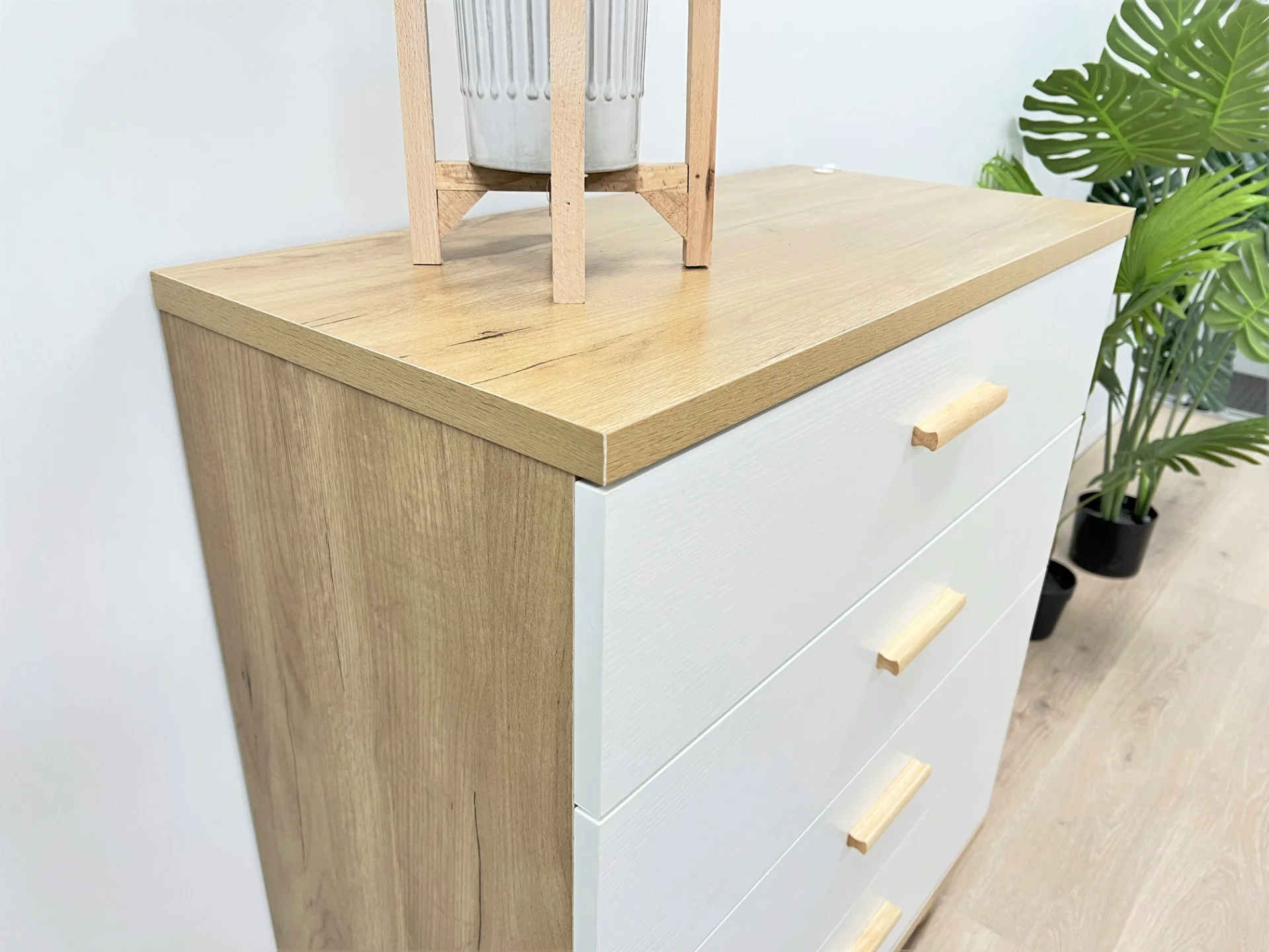 Alton Tallboy 4 Drawers - Oak - Image 4