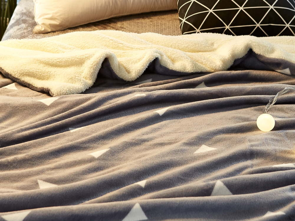 Double Layer Warm Fleece Blanket Throw Bedding Duvet Cover Throw Blanket - Image 3