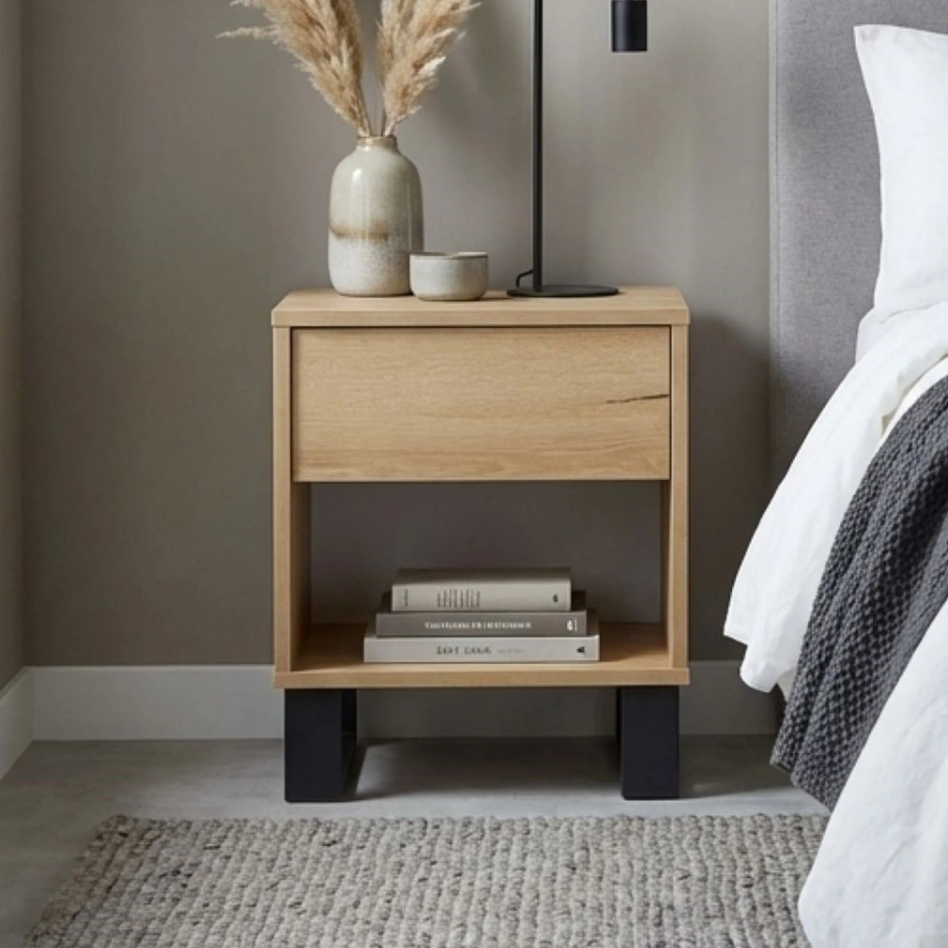 Frohna Wooden Bedside Table with 1 Drawer - Oak - Image 7