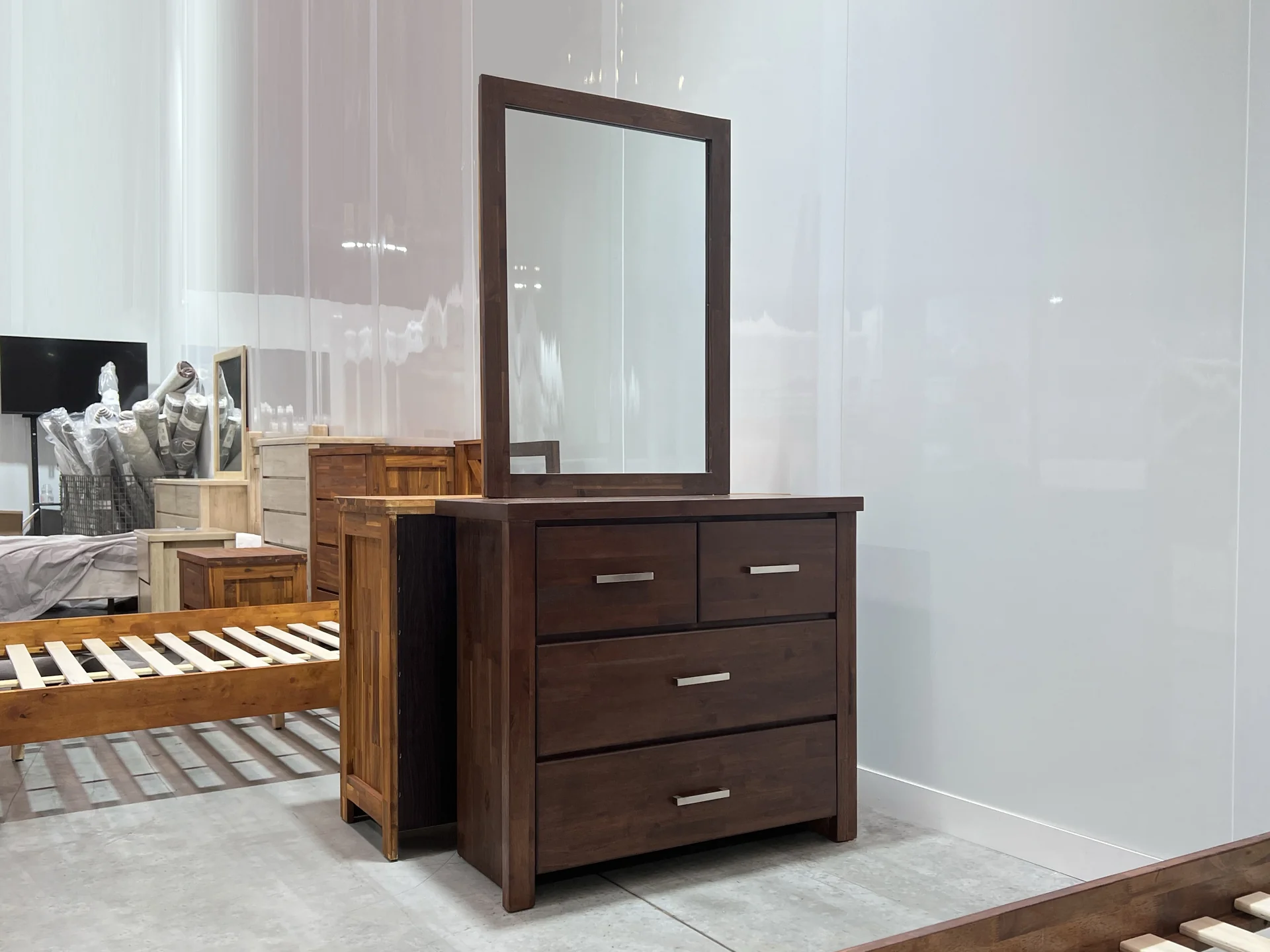 Hensley Solid Wood 4 Drawer Dresser with Mirror - Rain Oak - Image 4
