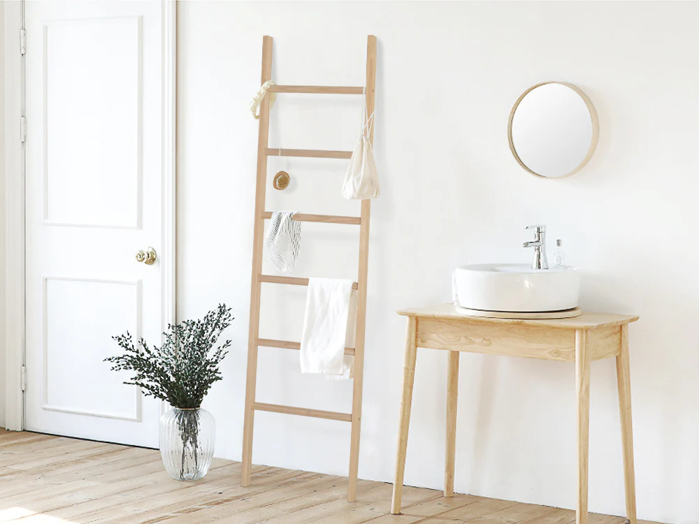 HULA Towel Ladder Rack - Oak - Image 2