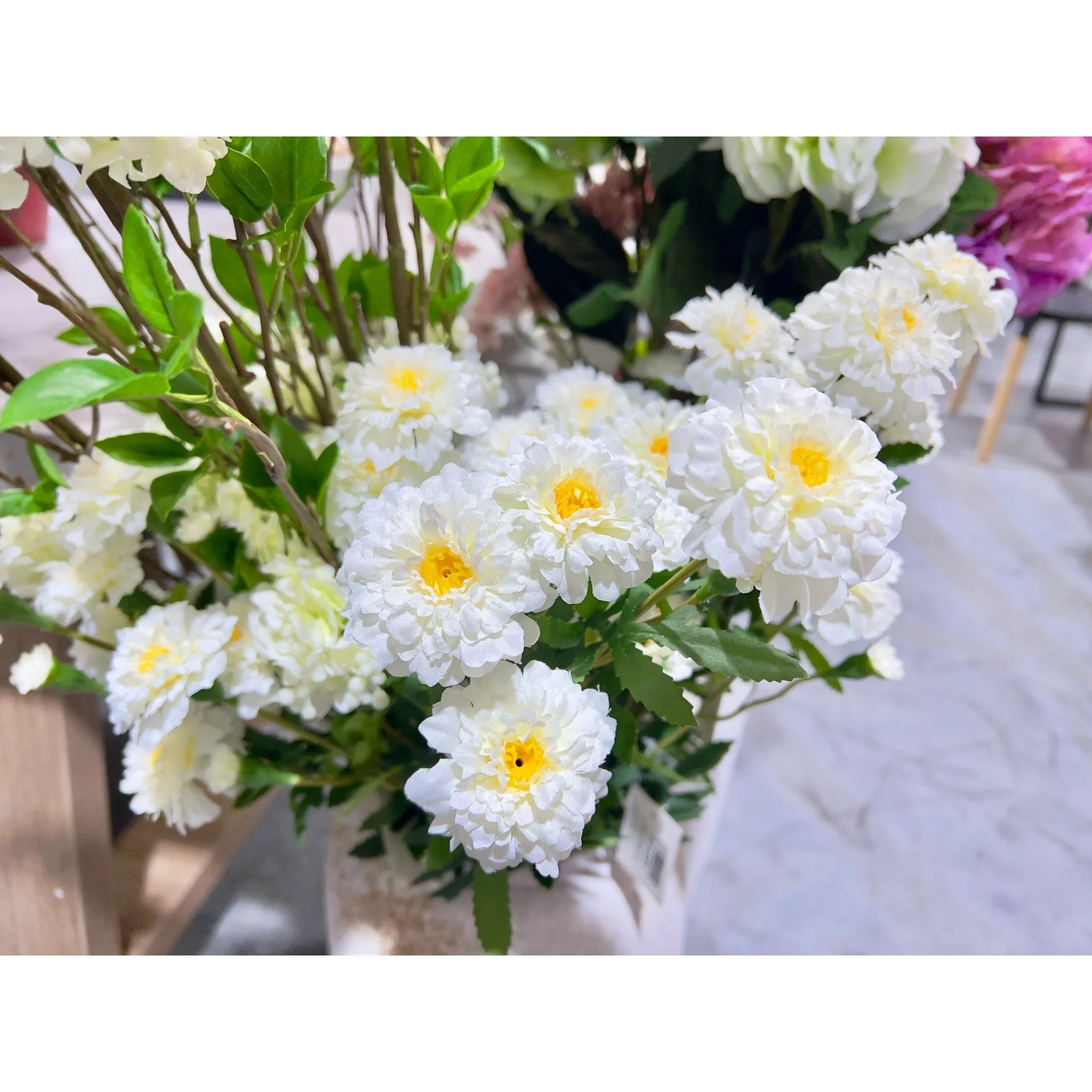 Marigold Spray White 85cm - Image 2